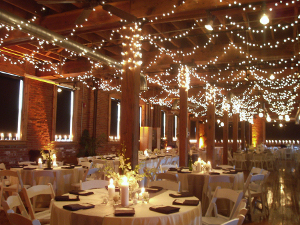 Tendencia en bodas: Iluminación con extensiones de luces de navidad